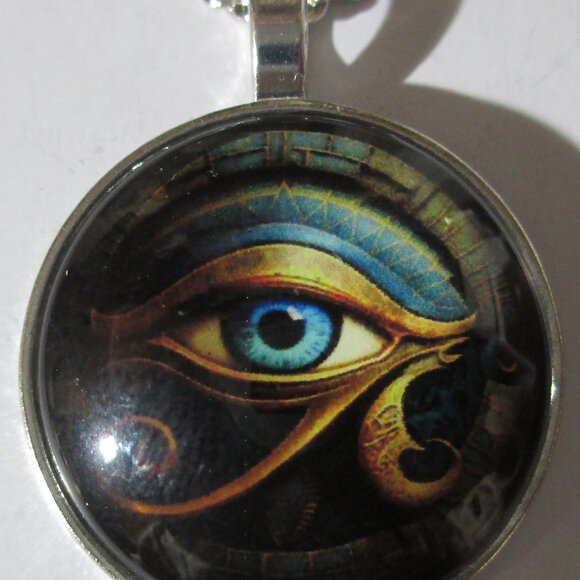 Eye Of Horus Pendant Necklace - Picture 6 of 7